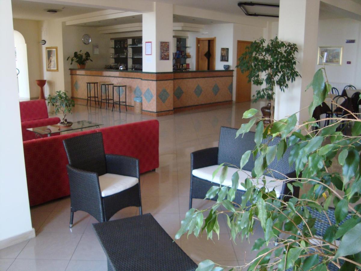 Hotel Santangelo Monte SantʼAngelo Екстериор снимка