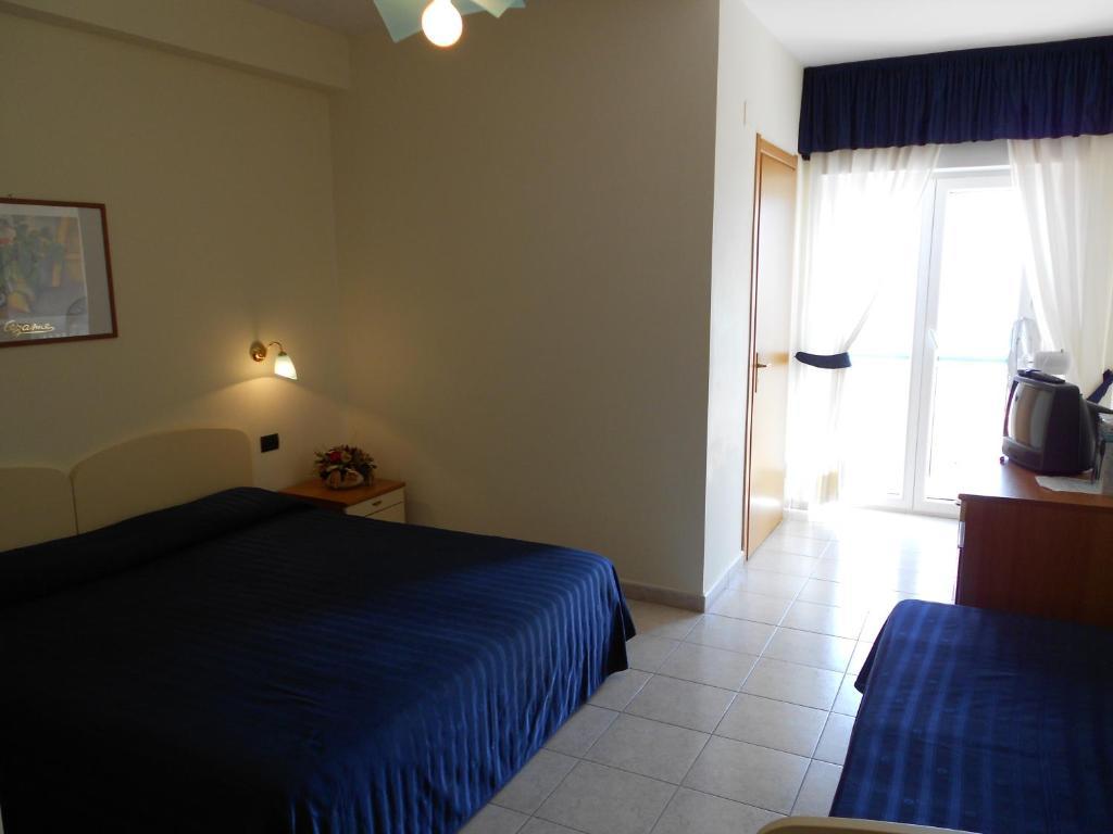Hotel Santangelo Monte SantʼAngelo Екстериор снимка