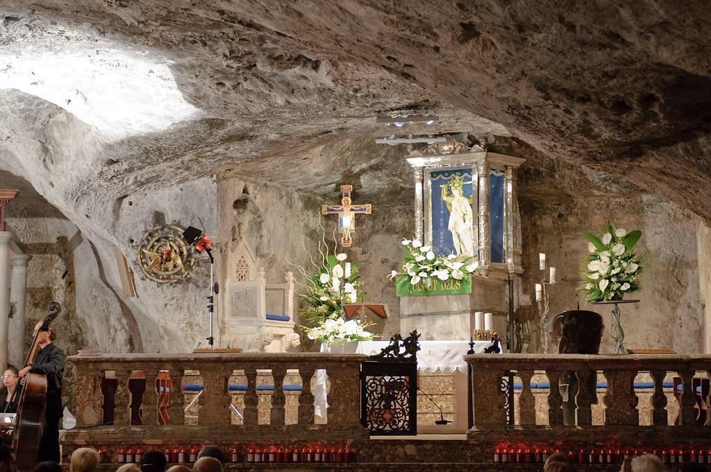 Hotel Santangelo Monte SantʼAngelo Екстериор снимка